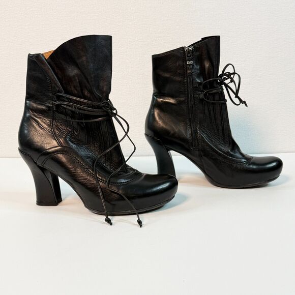 Earthies | Eleganza | Black Silky Leather Witchy Goth Booties | Sz 7.5B - Picture 1 of 8